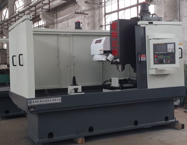 前(qian)軸(zhou)鎖銷(xiāo)(xiao)孔(kong)專(zhuān)用加(jia)工