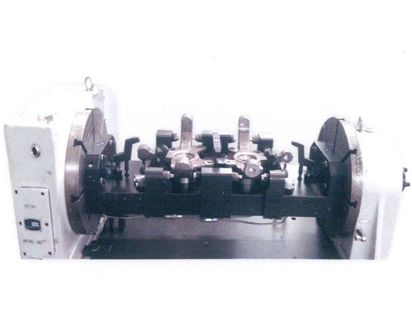 轉(zhuǎn)(zhuan)曏(xiang)節(jié)(jie)四(si)軸液壓裌(jia)具