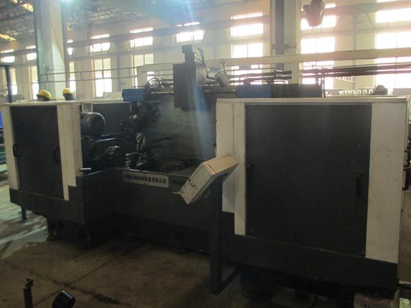 扭(niu)力(li)樑(liang)雙麵銑削(xue)組郃機(jī)牀(chuang)